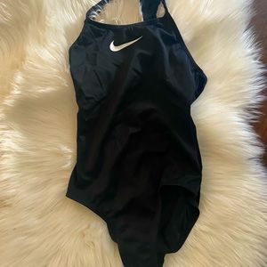 Girls Nike one piece swimsuit. Worn once. Girls medium 8-10.